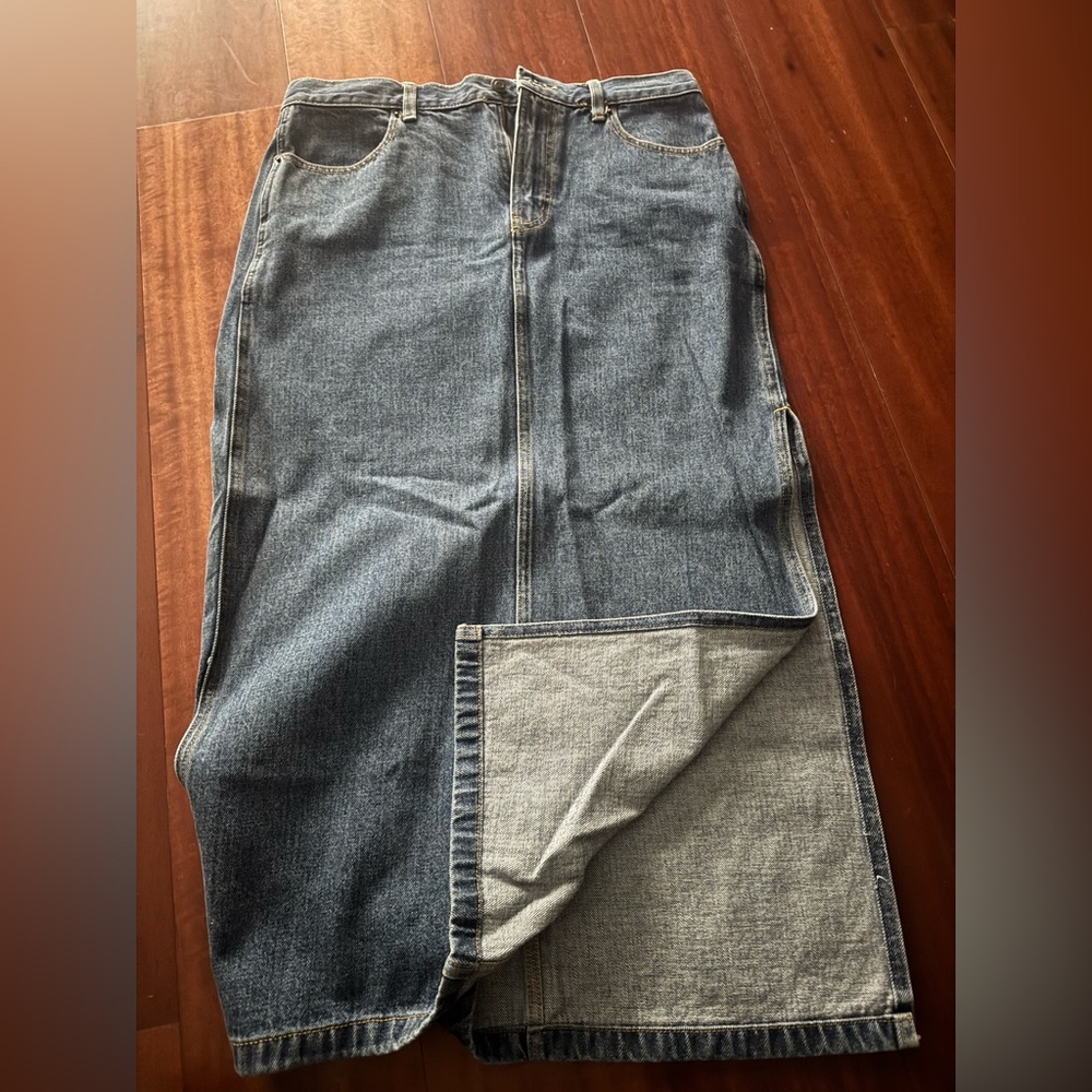 Aritzia TNA Denim Midi Skirt - BNWOT - SZ 10